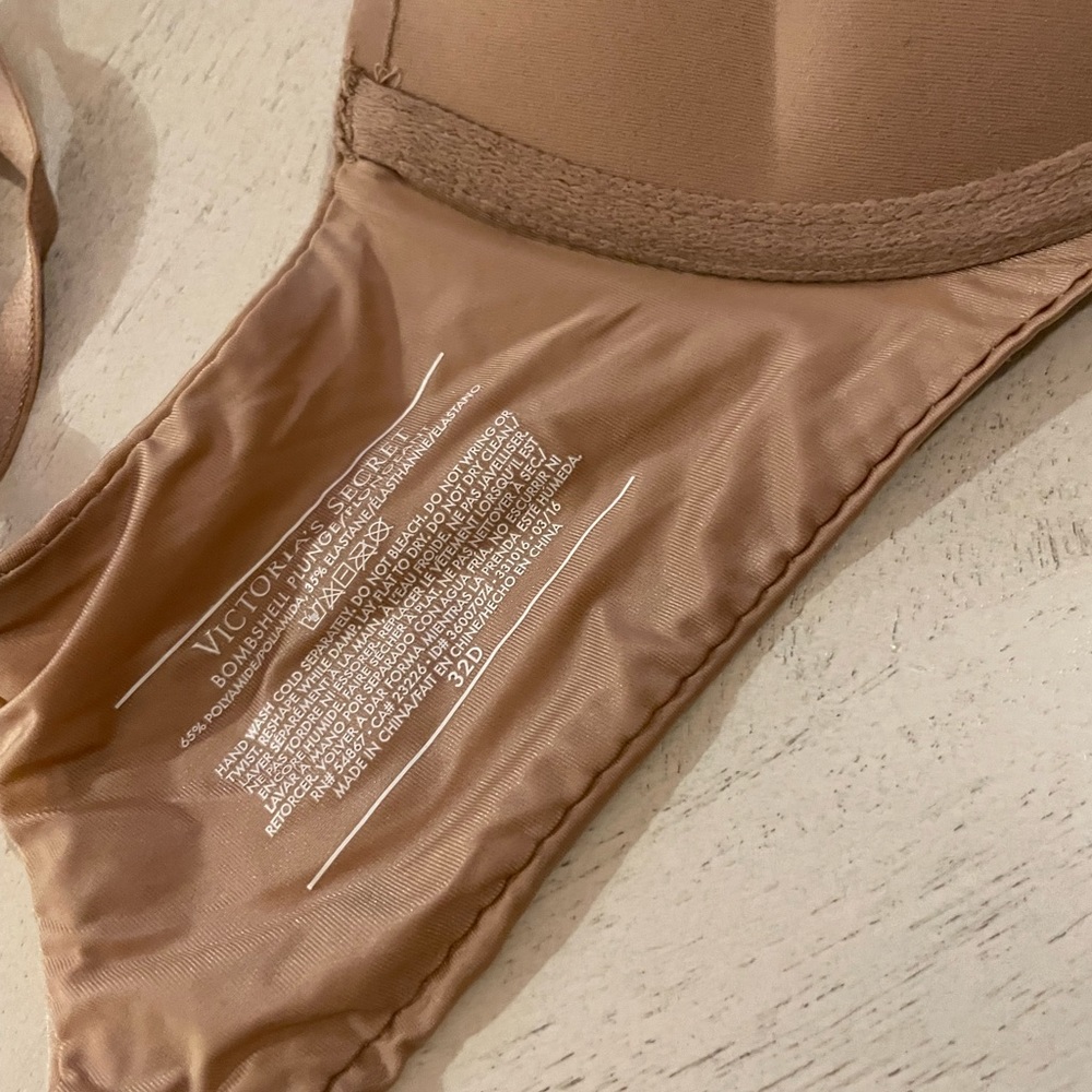 Victorias Secret bombshell bra